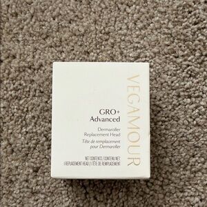 VEGAMOUR GRO+ Advanced Dermaroller Replacement Head - White & Gold Box